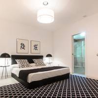 Deluxe Three-Bedroom Apartment