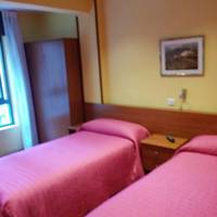 Standard Twin Room with Shared Bathroom