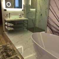Superior King Suite