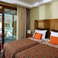 Family Suite with Pool View (2 Adults + 3 Children)