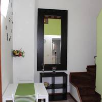 Studio - Split Level (no windows)