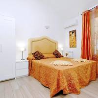 Double Room Orange