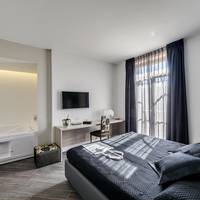 Deluxe Double Room with Spa Bath 