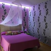 One-Bedroom Apartment- with 2 single beds or 1 double bed (2 Adults)