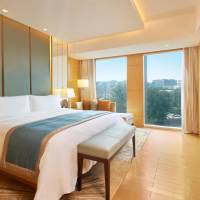 Executive Deluxe Suite