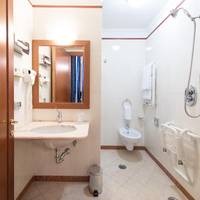 Queen Room - Disability Access