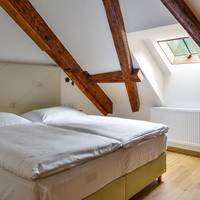Rooftop Small Double Room with Street View