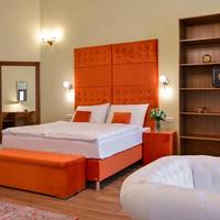 Superior Suite with Street View
