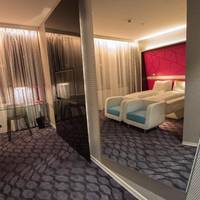 Room #228841912