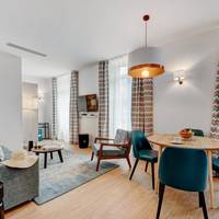 Standard One-Bedroom Apartment (4 People) - Customs Building