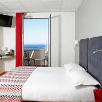 Double or Twin Room with Sea View