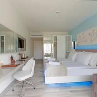 Double or Twin Room with Land View