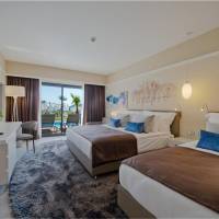 Quadruble Room with Pool Access