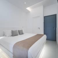 Deluxe Suite with Outdoor Hot Tub Volcano View and Sea View