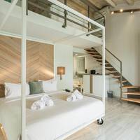 Two Level Suite with Outdoor Spa Bath