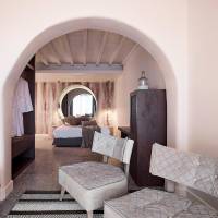 Elegant Suite with sharing pool (2 Adults)