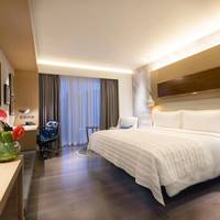 Classic Pool View Room with Twin bed