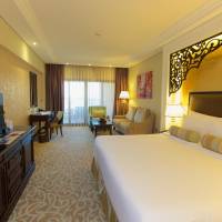 Premium King Room with Balcony, 100 AED SPA Voucher & 200 AED Oriana Clinic Voucher