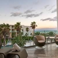 Junior Suite Beachside