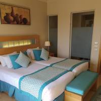 Classic Twin Room with Mountain View