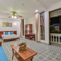 Queen Room with Spa Bath