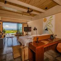 Inspira Junior Suite Swim Out Ocean View King