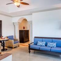 Zilara Ocean View Swim Up Suite King