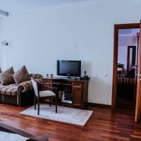 Family Suite (6 Adults)