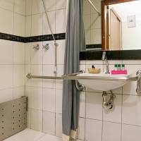 Deluxe Double Room (2 Adults + 1 Child)