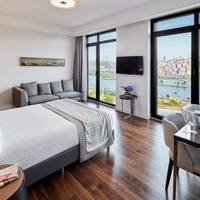 Junior King Suite with Sea View