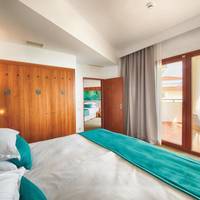 Family Room (2 Adults + 2 Children 0-12 years)
