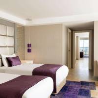 Family Suite with Mountain View