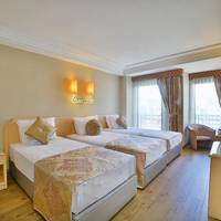 Triple Room with City View