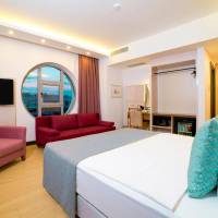 Triple Room with City View