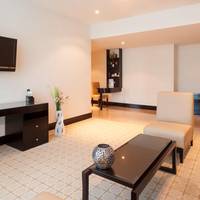 One-Bedroom King Suite - Non-Smoking