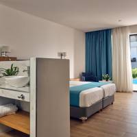 Junior Suite with Shared Pool 