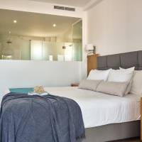 Suite with Shared Pool