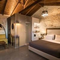 Stone Suite with Hot Tub and Sea View
