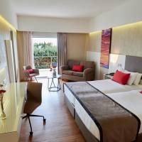 Superior Family King Room with Garden View - Non-Smoking