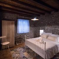 Deluxe Double Room (Melpomeni)