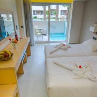Deluxe Studio with Private Outdoor Jacuzzi