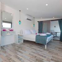 Deluxe Double Room with Balcony and Sea View