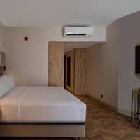 King Room - Mobility Accessible 