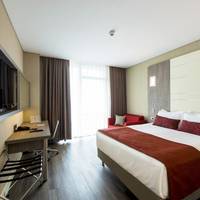 Queen Room with City View - Smoking