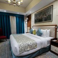 Grand Deluxe Pool View - Twin Beds