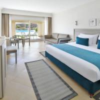 Deluxe Family King Bed Pool View