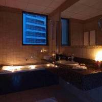 Room #4439835