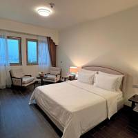 Deluxe Two Bedroom Apartment with Free access to a Private Beach Club