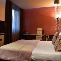 Room #2927740