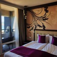 Deluxe Suite with Sea View